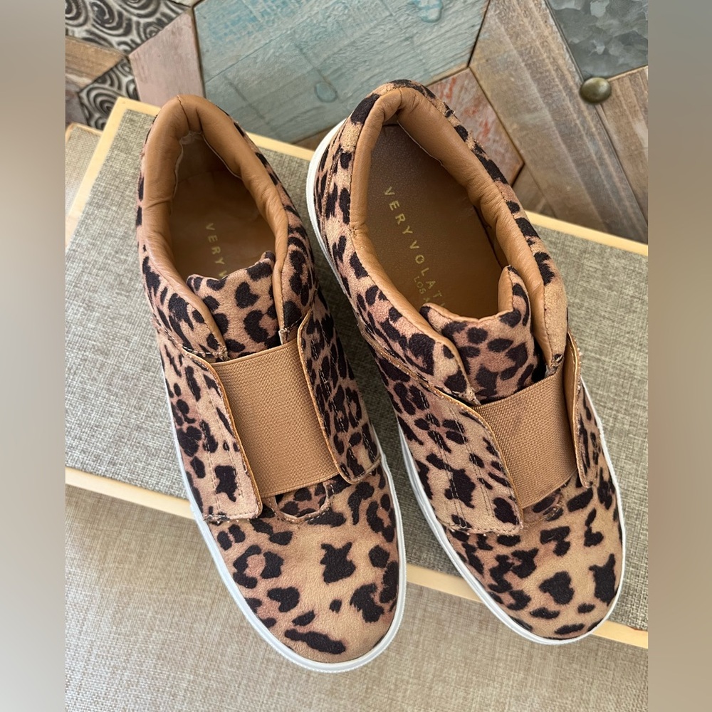 Very Volatile Leopard Print Sneakers - Picture 2 of 9